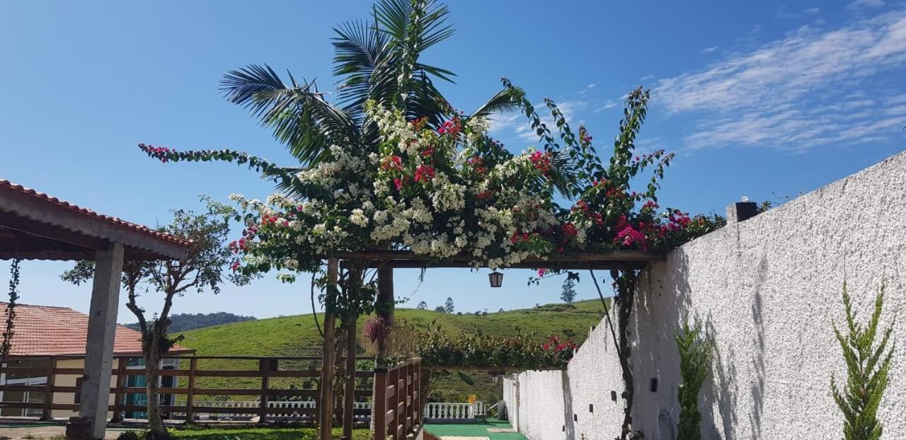 Vila Chacara Sonia Pompeu Igaratá Exteriér fotografie